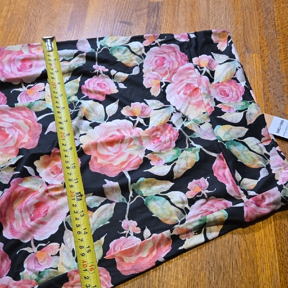 NWT Agnes & Dora Women Small Black Pink Rose Asymmetrical BOHO Ruffle Midi Skirt - Picture 5 of 7